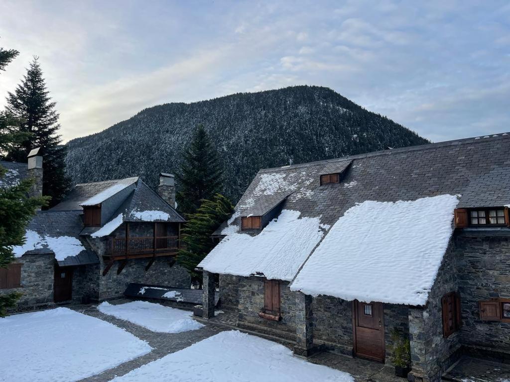 Baqueira 1500 Pie De Pistas Apartamento Cuilas Naut Aran ภายนอก รูปภาพ